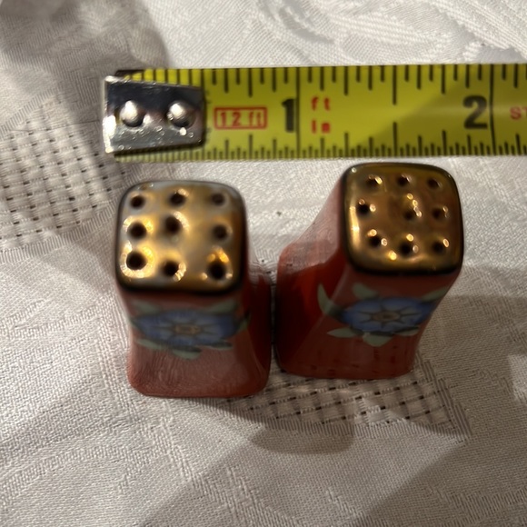 Salt and Pepper Shakers set Made in occupied Japan Ceramic - Picture 9 of 9